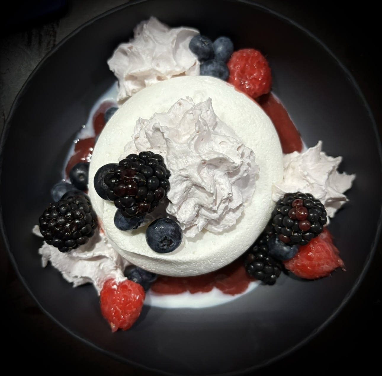 Pavlova aux fruits rouges- 9,00€