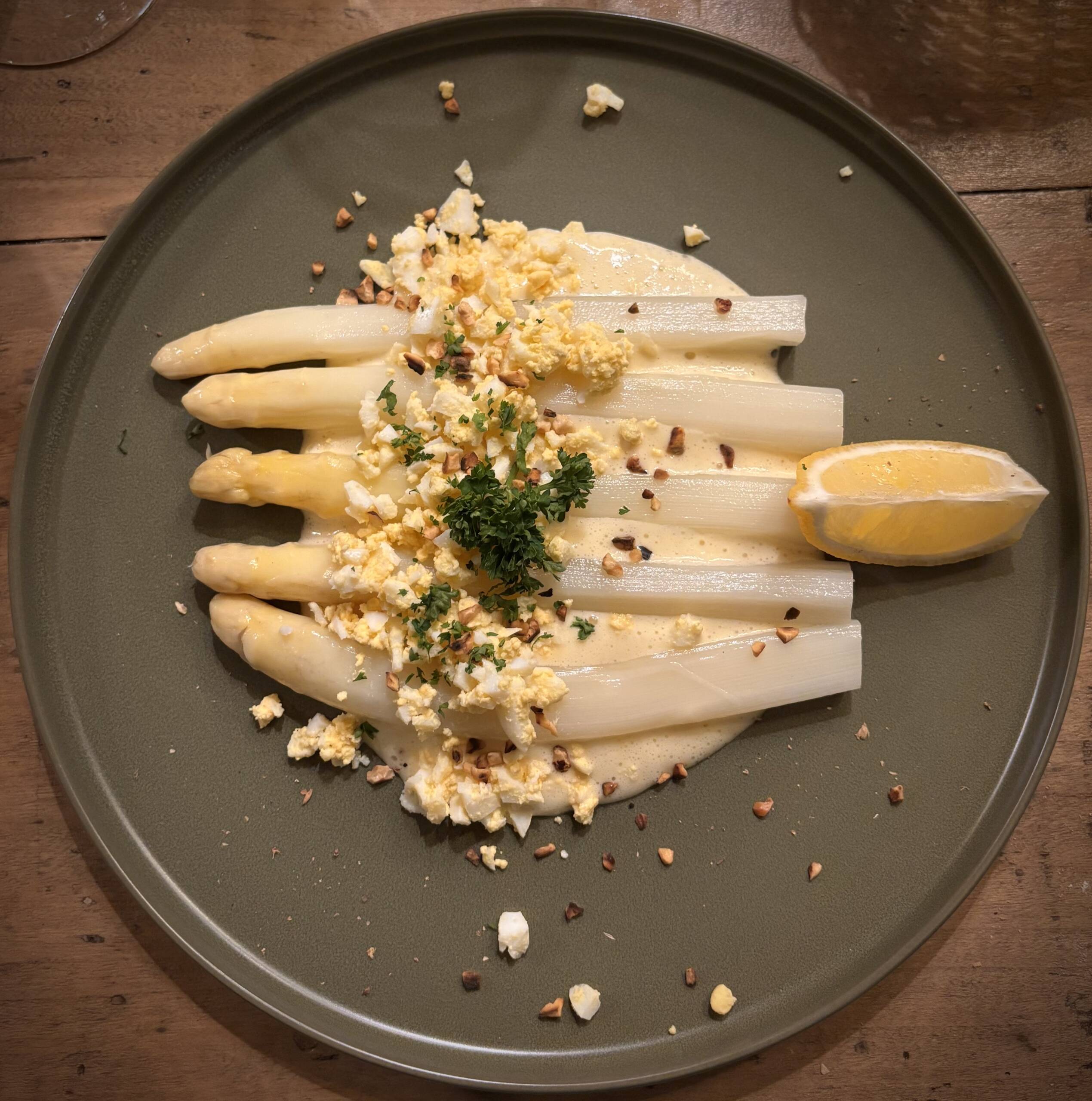 Jeunes asperges de printemps – 13,00€