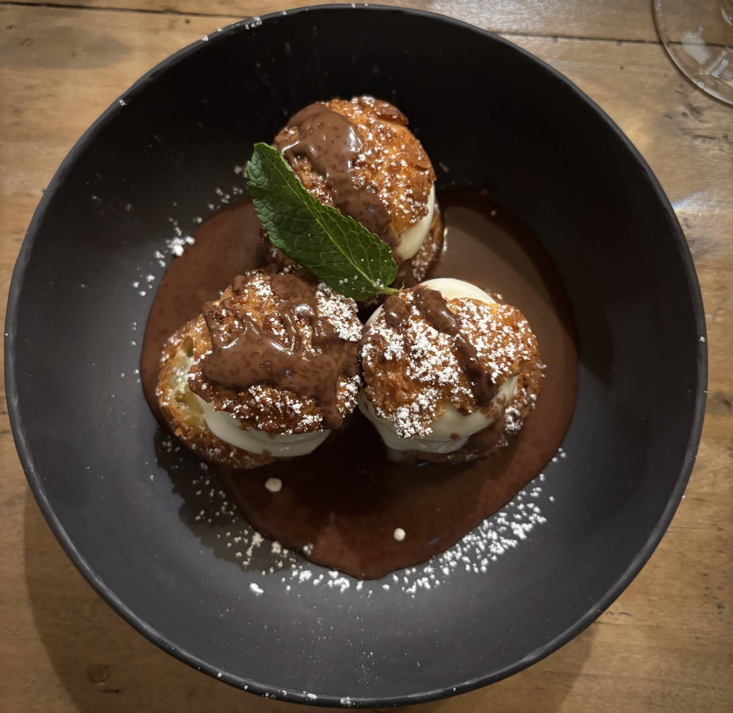 Profiteroles du Jardin – 10,50€